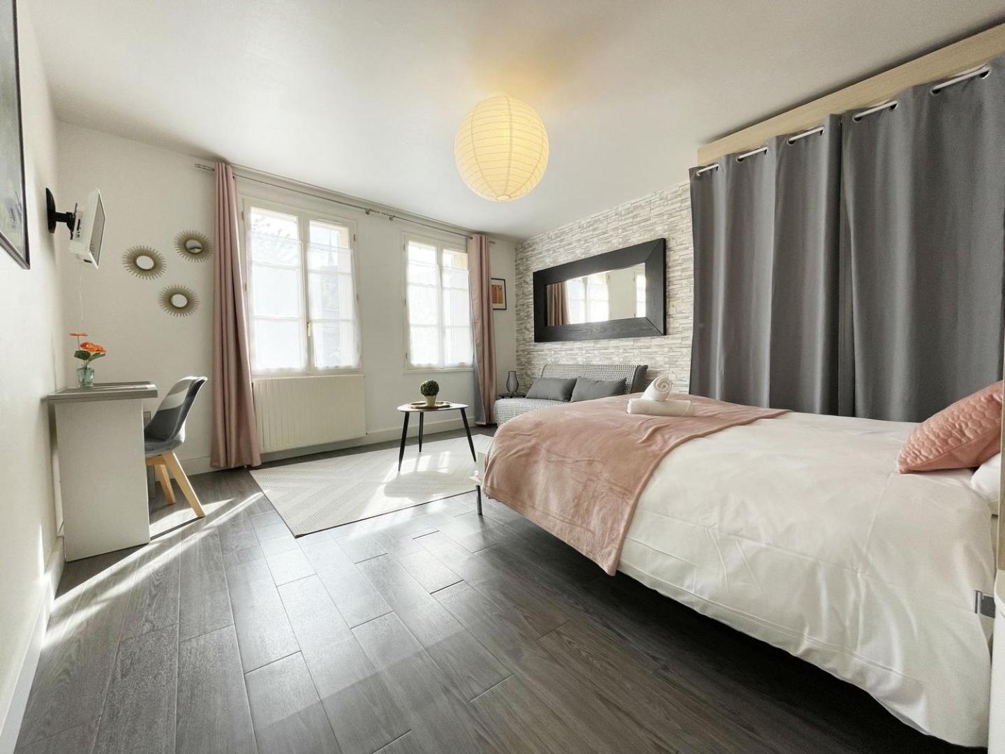 L'Aviateur - Self Check In Apartment ชาร์ตร ภายนอก รูปภาพ
